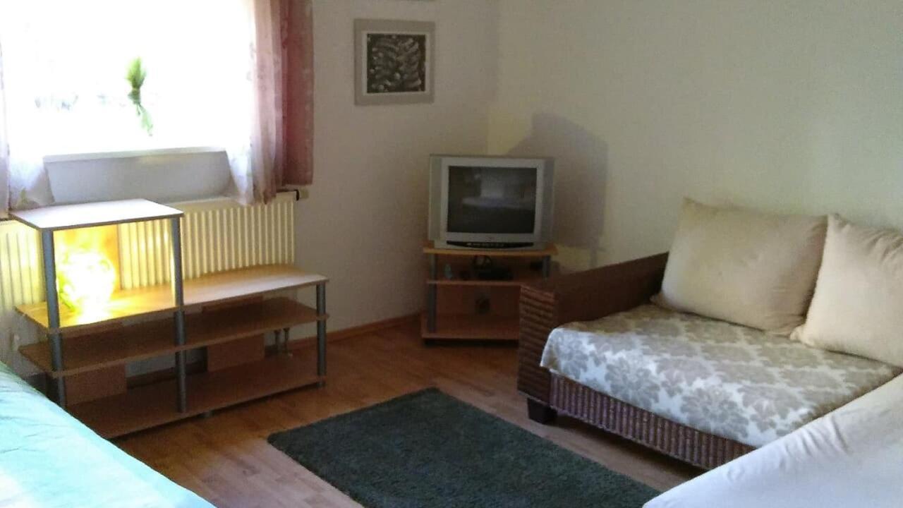Ferienwohnung Steinwald Auslaeufer Mit Blick Auf Koesseine Waldershof ภายนอก รูปภาพ